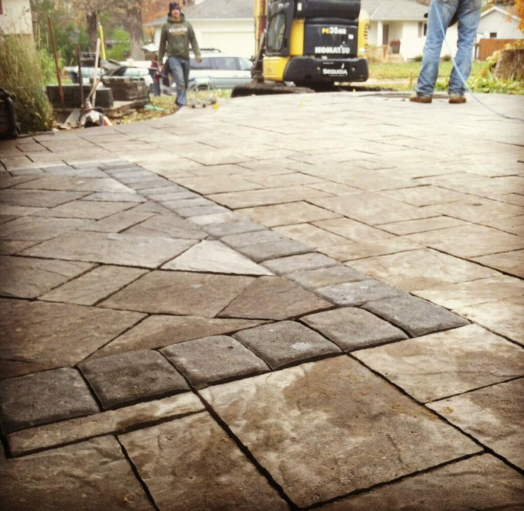 Paver Inlay walkway by Sequoia Landscape